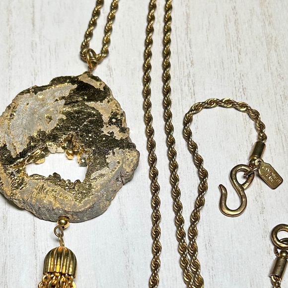Vintage KJL Natural Geode Slice Agate Pendant Necklace with Gold Leaf accents - Picture 10 of 12